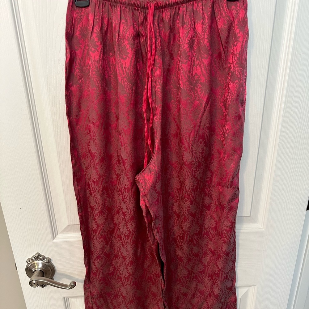 VS lounge pants in great condition